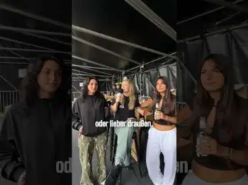 Screenshot of the Video "Eine Runde This or That. 😂Couchmodus oder Putzflash, Deep Talk oder Schweigemodus 👇 #shorts"