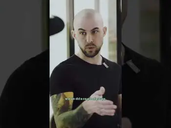 Screenshot of the Video "1000 PPFD for F1 Autoflowers | Cannabis Conversations with Max at CRIC Labs"