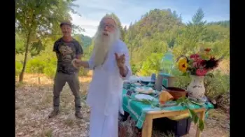 Screenshot of the Video "Hippie Trail Tales / Hash: Nepal vs. Afghanistan / Swami Chaitanya / Ganjier"