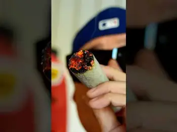 Screenshot of the Video "14 Gram “Cigarette” Challenge"