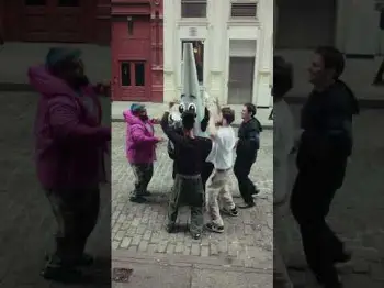 Screenshot of the Video "Peaky Takes on NYC"