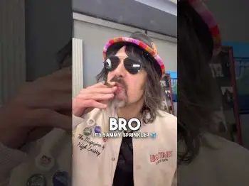Screenshot of the Video "🚫stop swapping spit🚫😂"