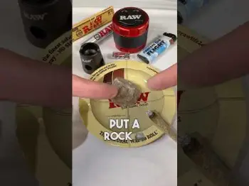 Screenshot of the Video "Free game! Rock and roll up 🪨"