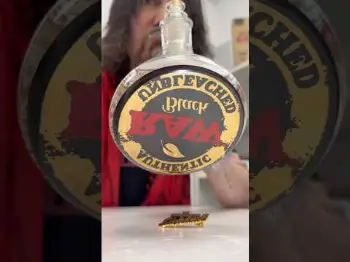 Screenshot of the Video "Playing the bongos 🥁"