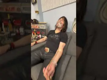 Screenshot of the Video "The RAW IV is crazy 😂"