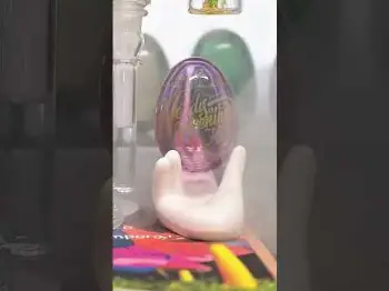 Screenshot of the Video "Mothership Glass Eggs and ROSIN!!!  #rosinevolution"