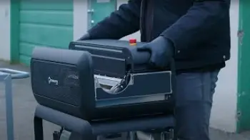 Screenshot of the Video "How to Clean the Triminator Hybrid Trimmer"